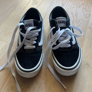 NWOT Vans Youth 13